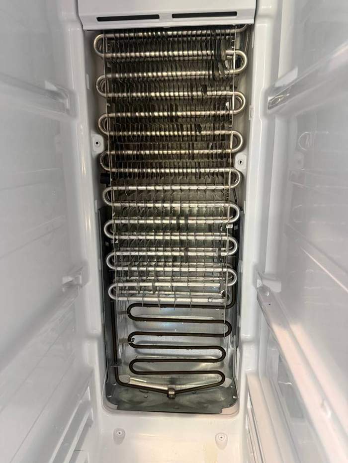 Refrigerator evaporator coils inspection